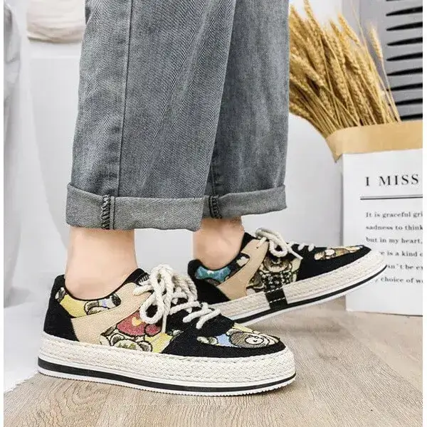 Mens Color-Matching Canvas Sneakers | UV-Resistant Low-Top Casual Shoes in Beige, Black, Green