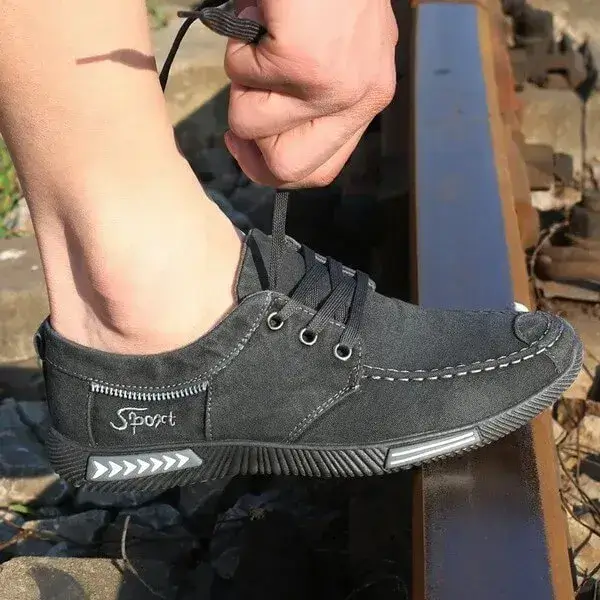 Men Casual Breathable Low Top Canvas Shoes | Lightweight & Comfortable