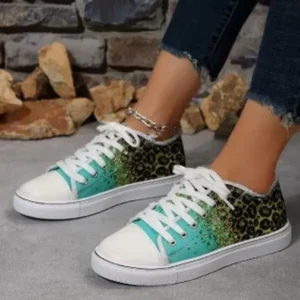 Fitsupfashion Fashion Casual Plus Size Star Round Toe Lace-Up Sneakers