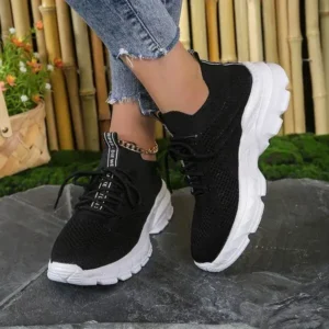 Fitsupfashion Women Fashionable Casual Solid Color Lace-Up Sneakers