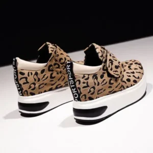 Fitsupfashion Women Fashion Wedge Leopard Leopard Sneakers